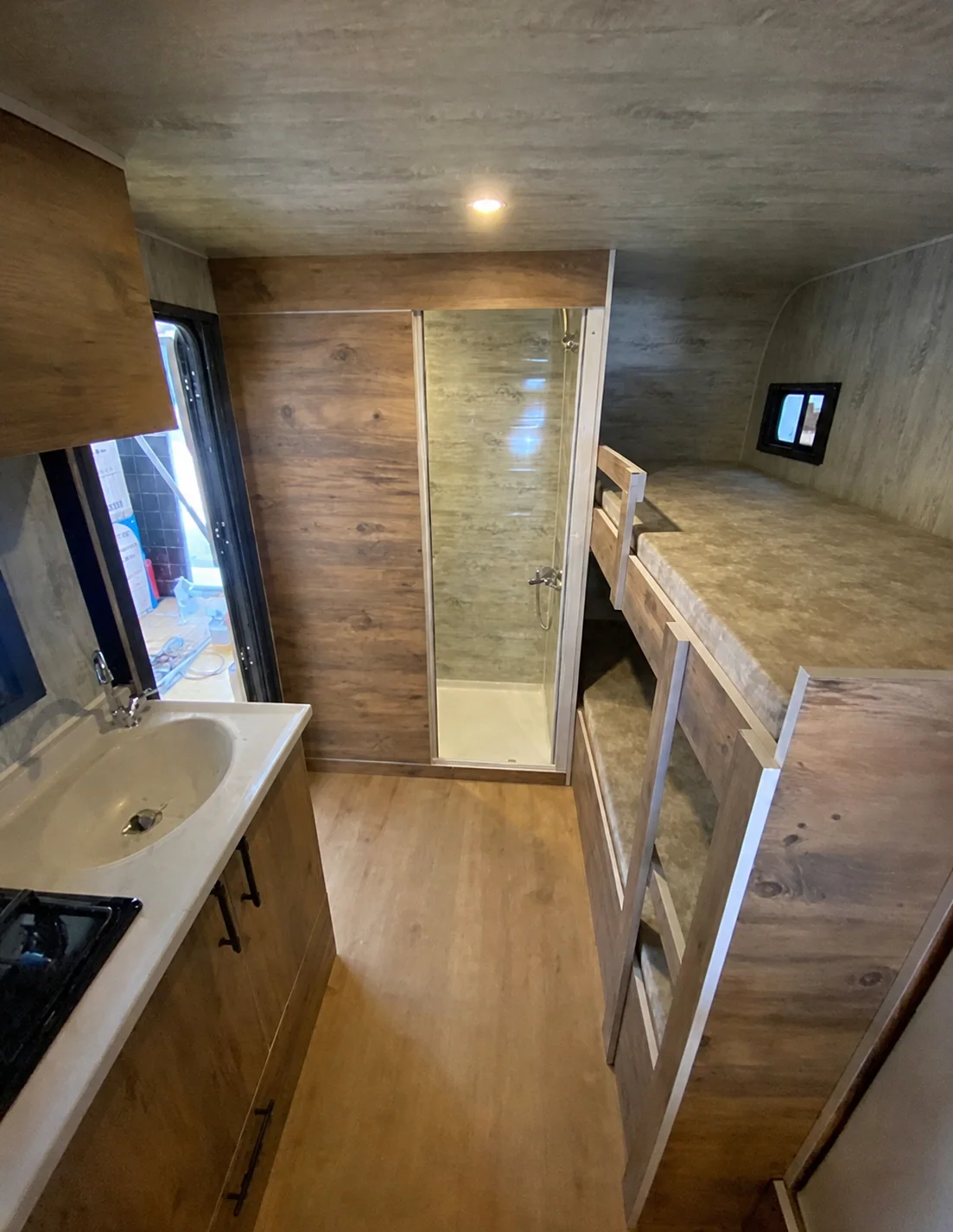 Çekme karavan - İç mekân genel görünüm - Batı Rent A Car İzmir
