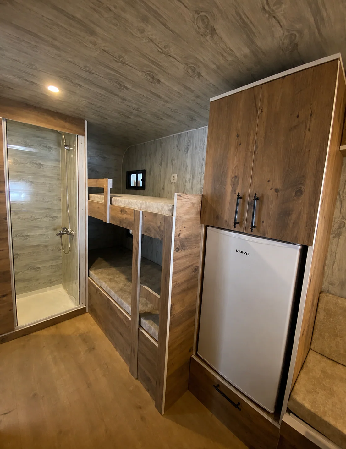 Çekme karavan - Dolap ve geçiş alanı - Batı Rent A Car İzmir