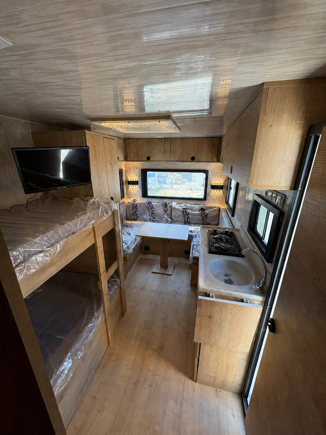 Çekme karavan - Koridor genel görünüm - Batı Rent A Car İzmir