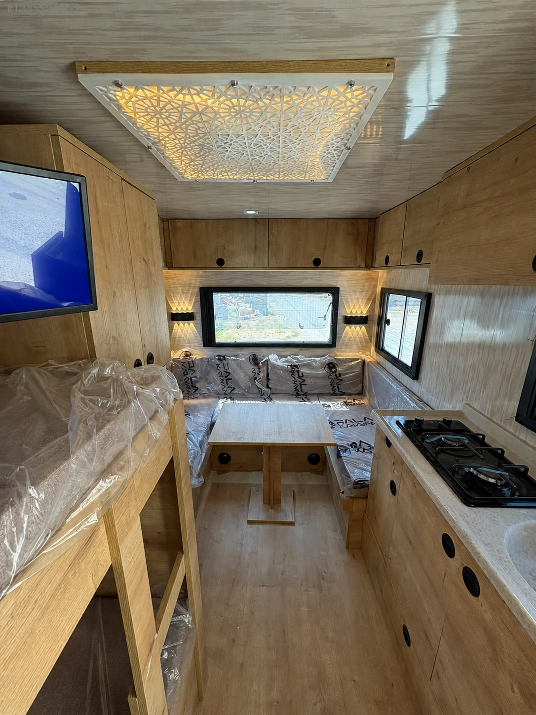 Çekme karavan - Mutfak geniş açı - Batı Rent A Car İzmir