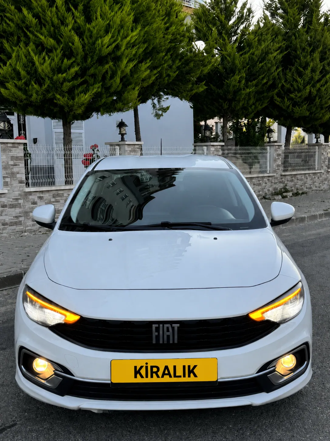 Fiat Egea önden görünüm - Batı Rent A Car İzmir