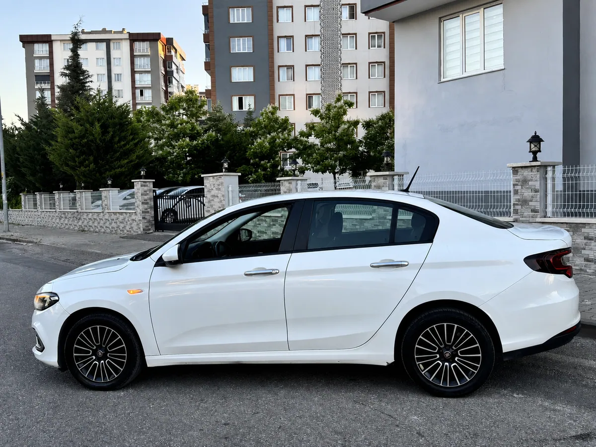 Fiat Egea sol yan görünüm - Batı Rent A Car İzmir