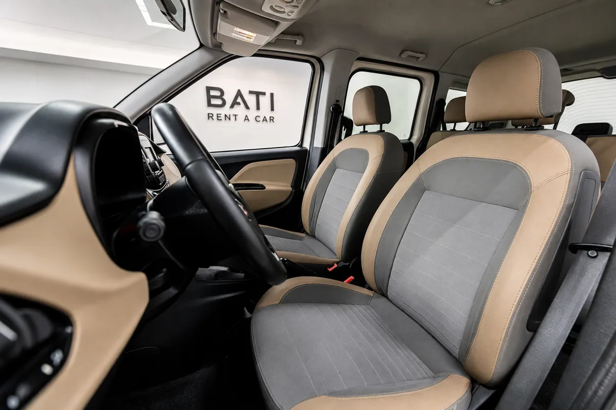Fiat Doblo - Ön koltuklar - Batı Rent A Car İzmir