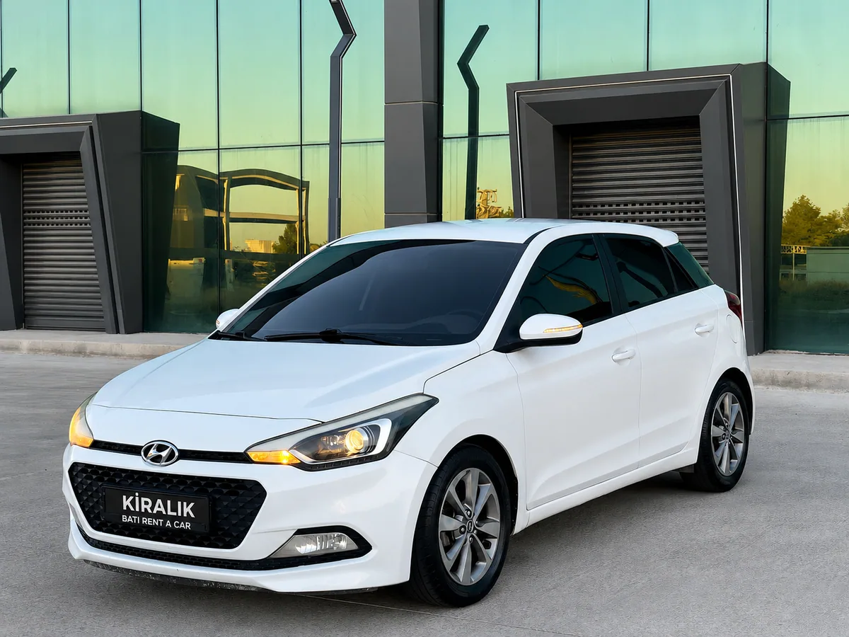 Hyundai i20 - Ön üç çeyrek görünüm - Batı Rent A Car İzmir
