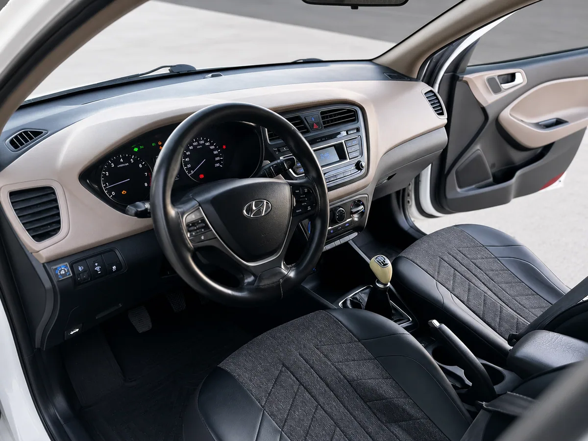Hyundai i20 - Sürücü alanı - Batı Rent A Car İzmir