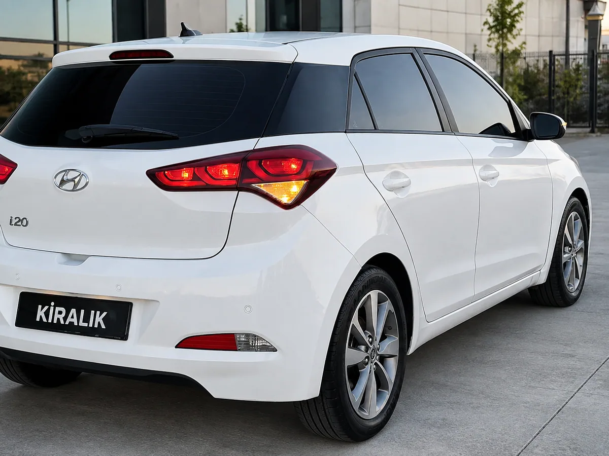 Hyundai i20 - Arka üç çeyrek görünüm - Batı Rent A Car İzmir