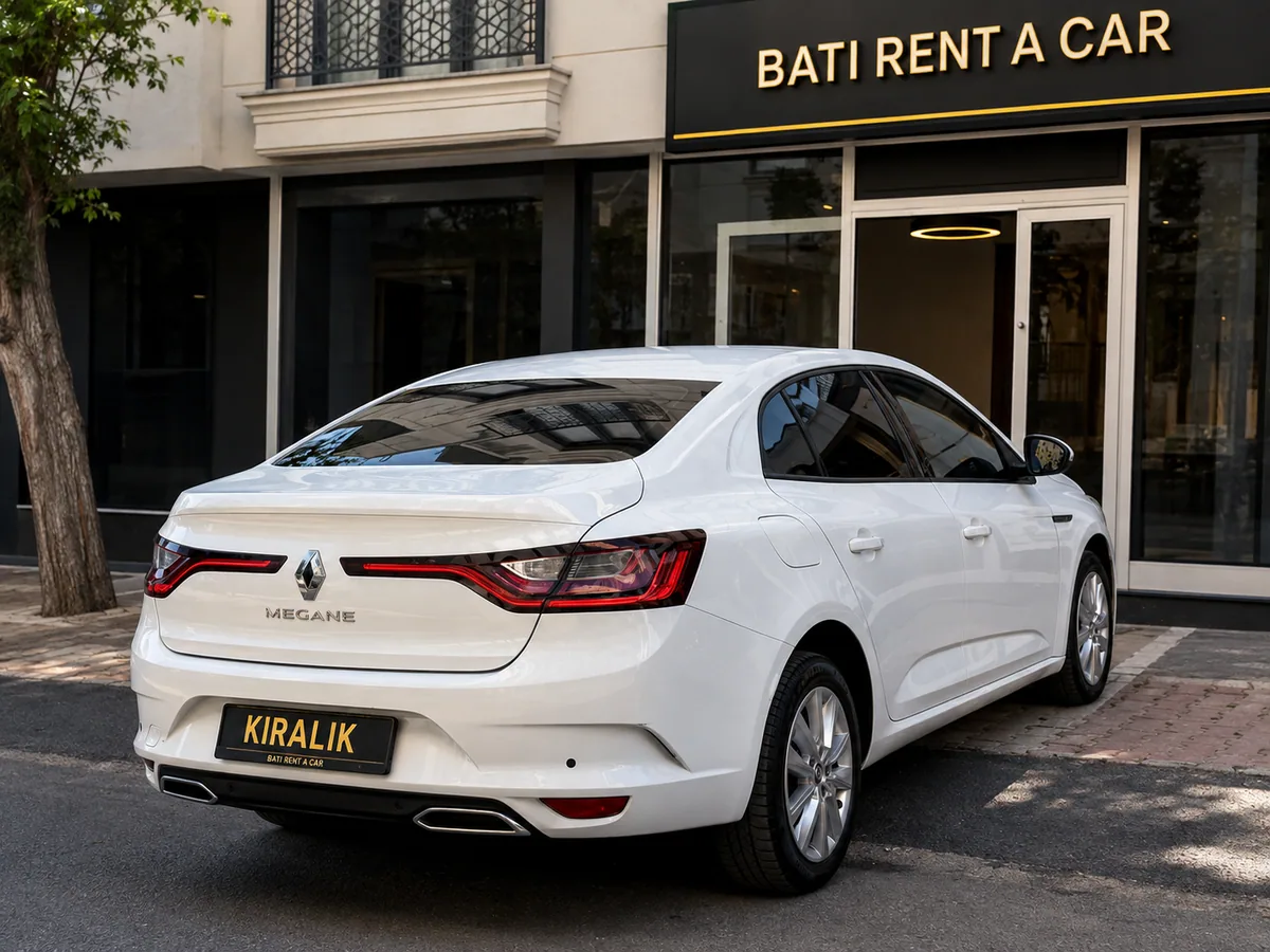 Renault Megane - Arka üç çeyrek görünüm - Batı Rent A Car İzmir