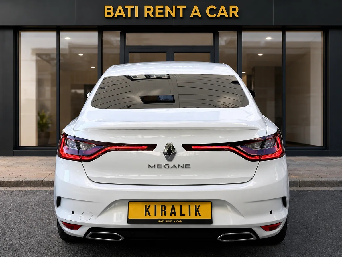 Renault Megane - Arkadan görünüm - Batı Rent A Car İzmir