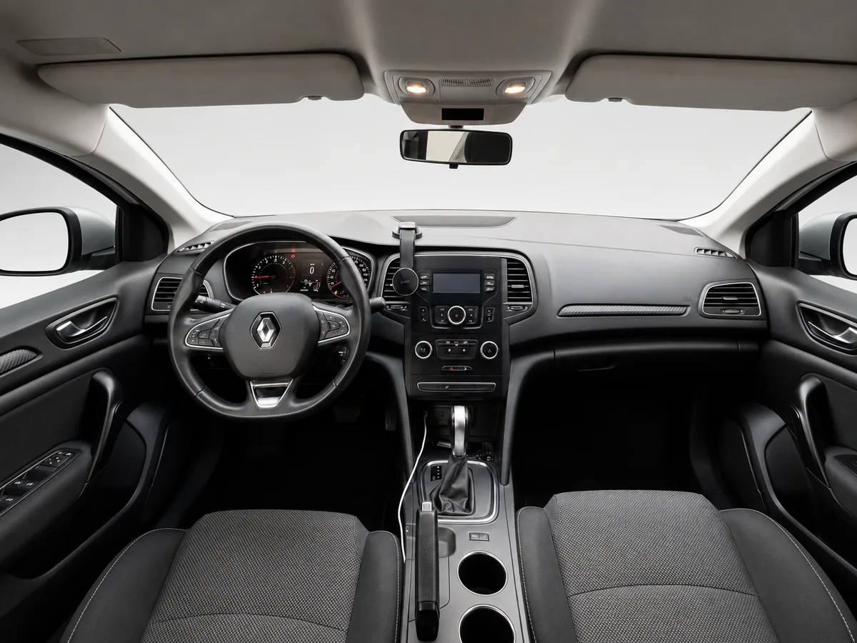 Renault Megane - Kokpit genel görünüm - Batı Rent A Car İzmir