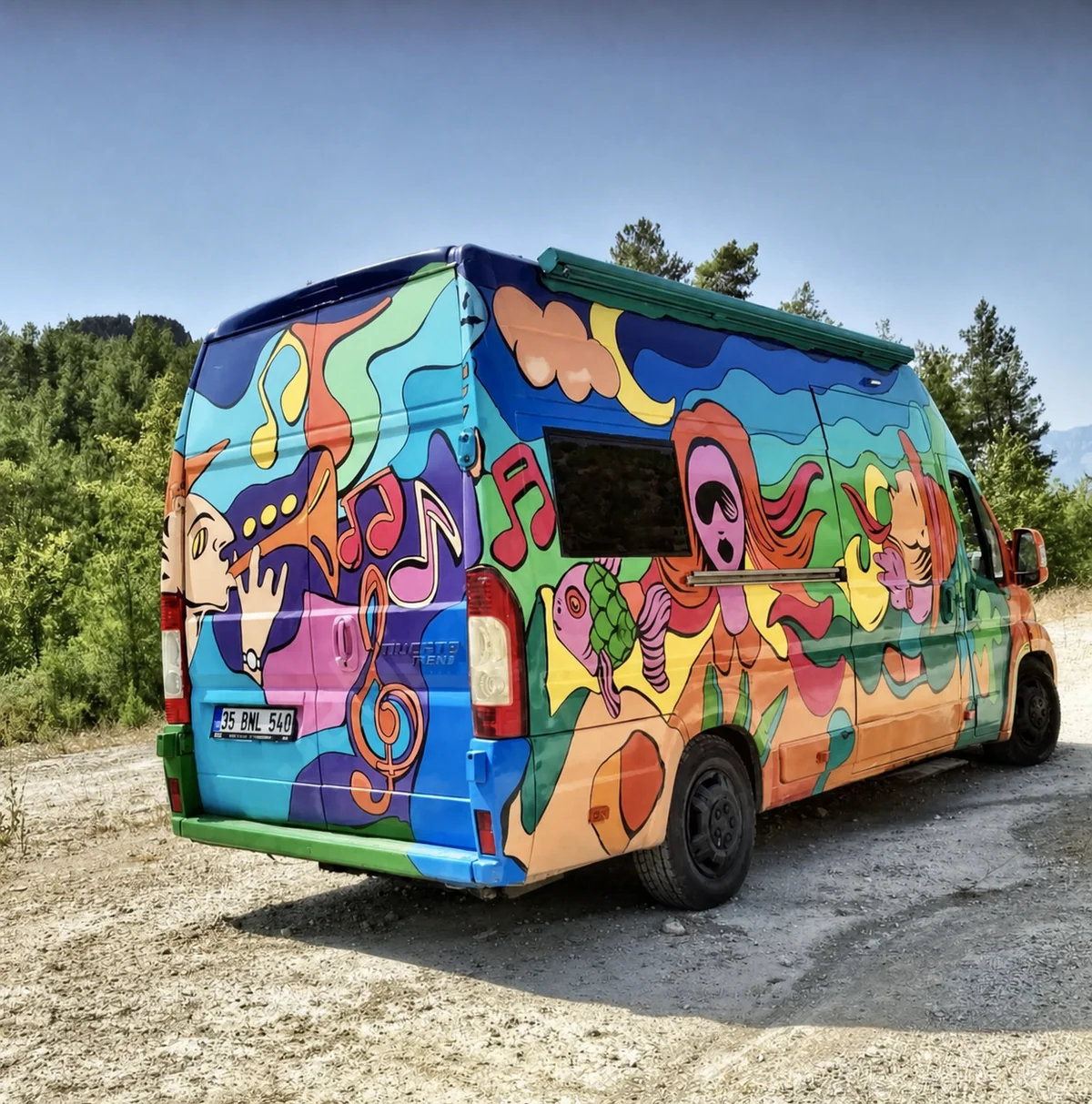 Renkli motokaravan - Arka yan dış görünüm - Batı Rent A Car İzmir